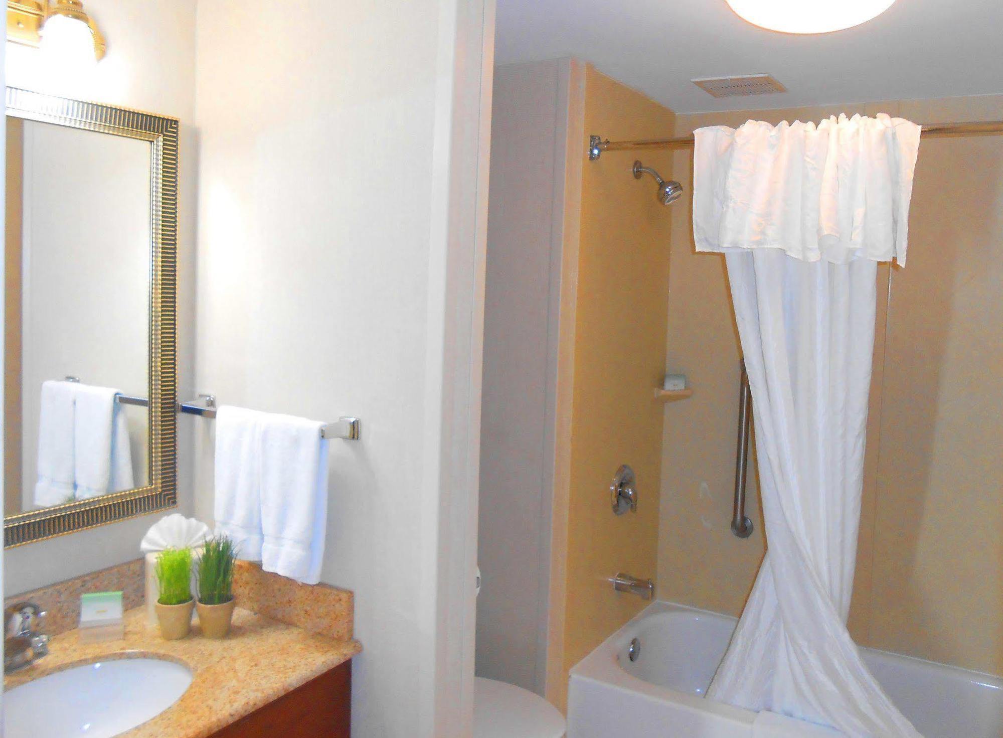 Homewood Suites By Hilton Hartford Downtown Екстериор снимка