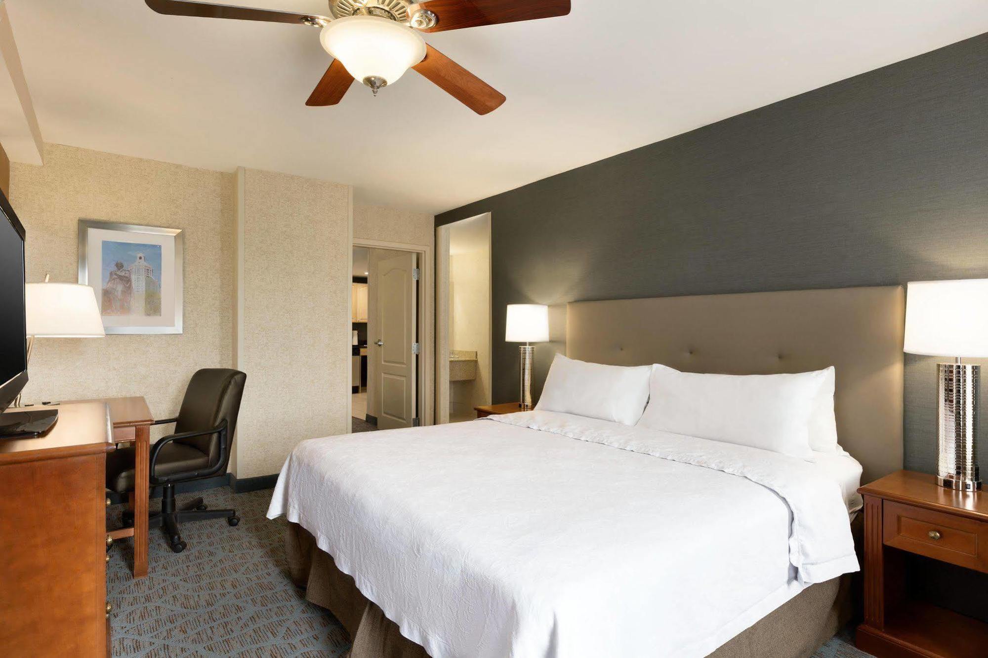 Homewood Suites By Hilton Hartford Downtown Екстериор снимка