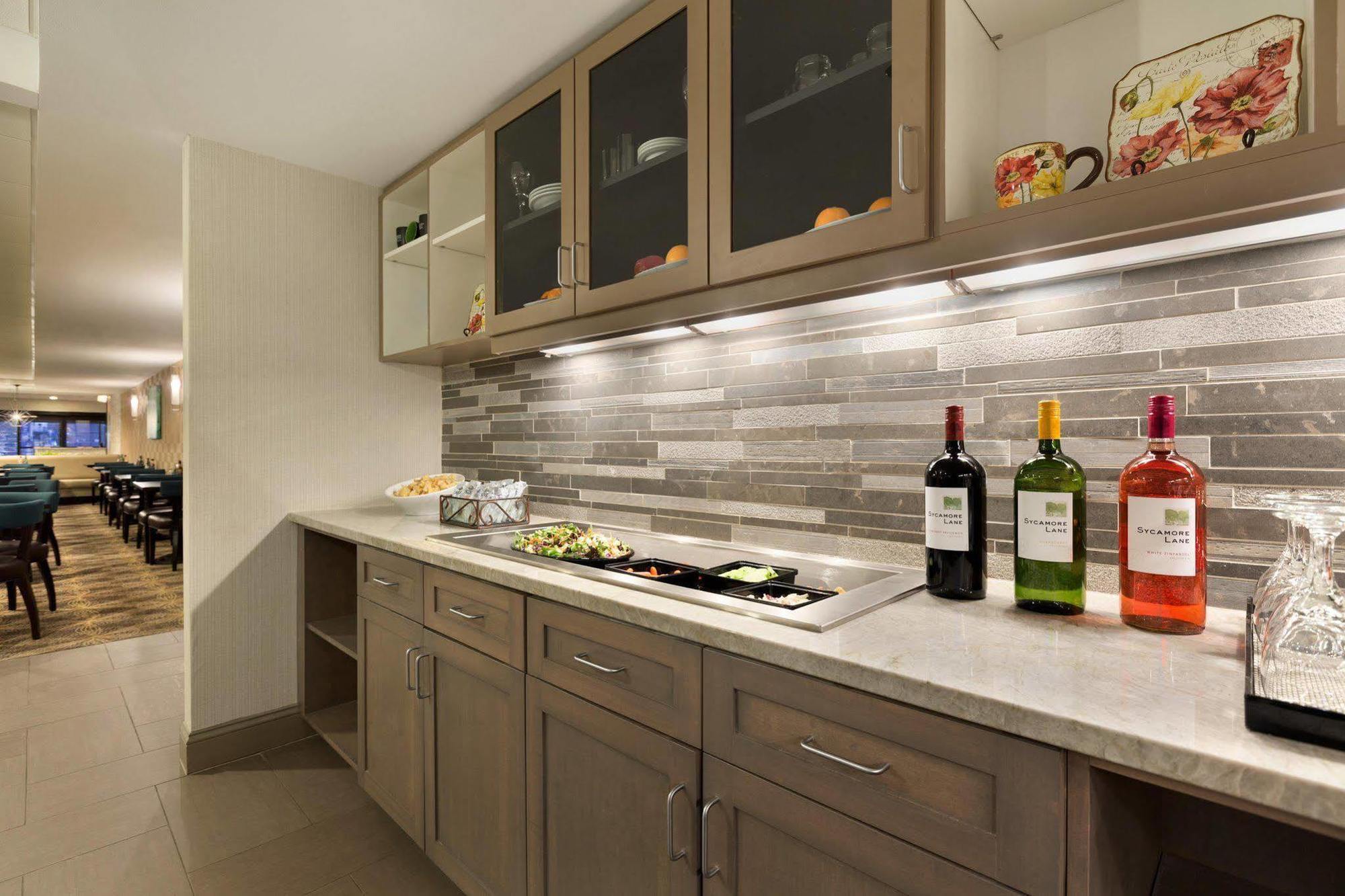 Homewood Suites By Hilton Hartford Downtown Екстериор снимка